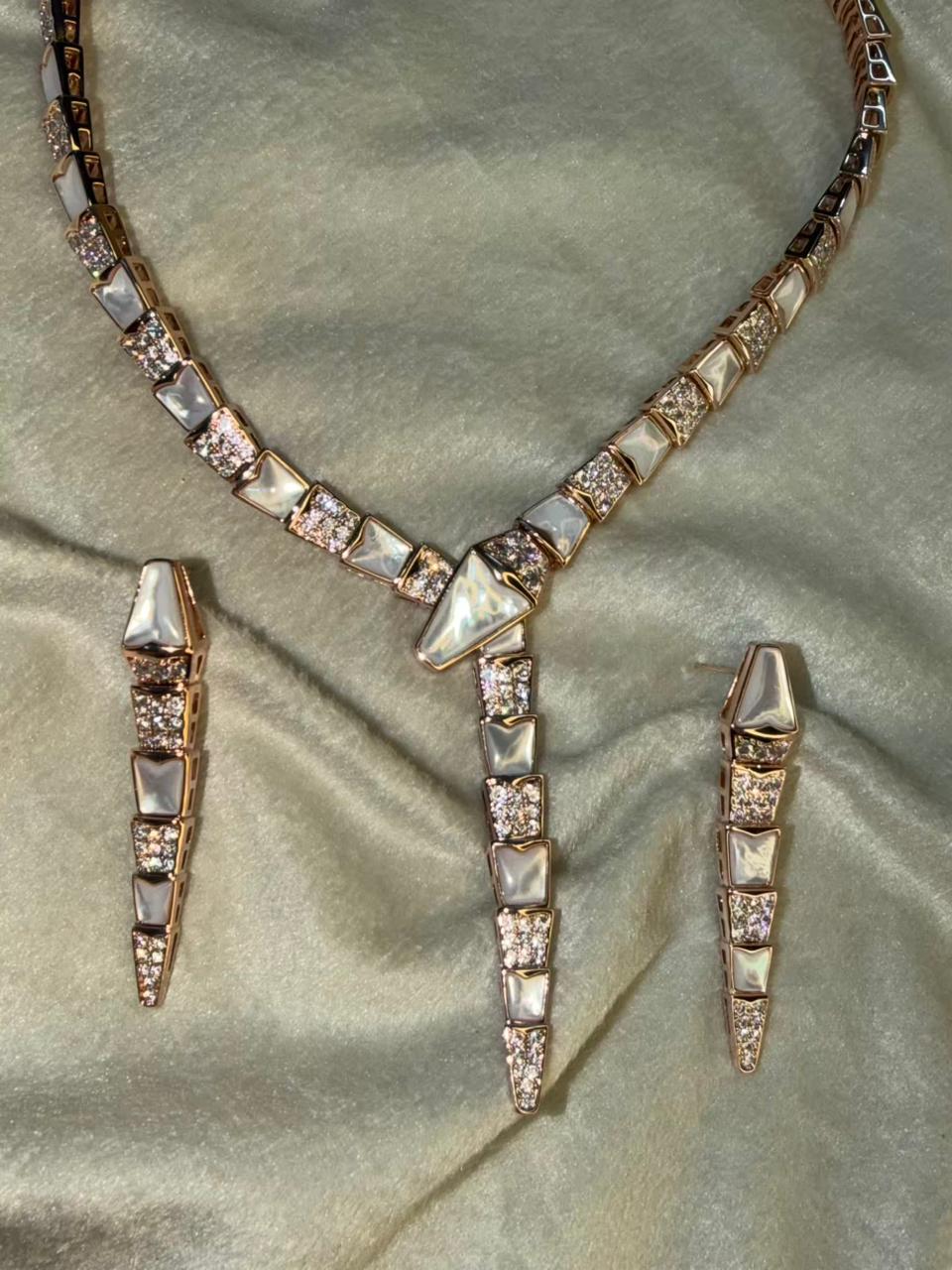 Snake Mother of Pearl Premium Necklace set with Studs