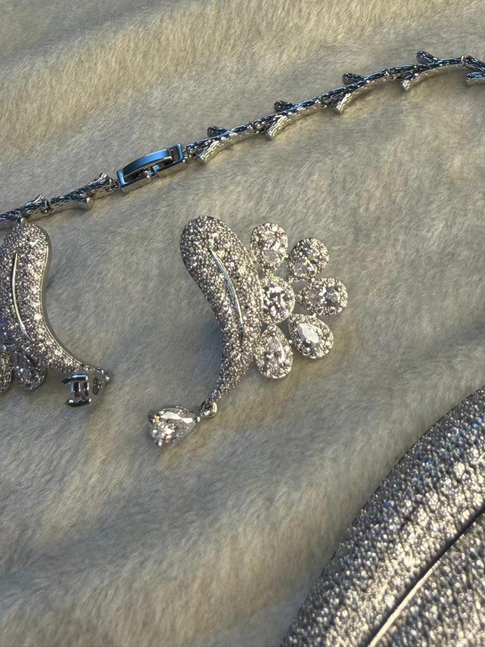 White Floral Rhodium Plated Necklace Set with Earrings