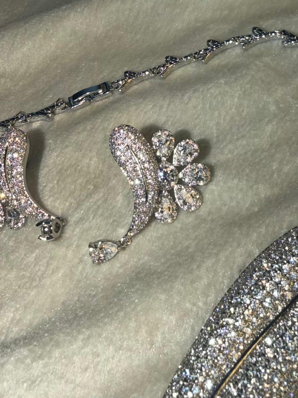 White Floral Rhodium Plated Necklace Set with Earrings