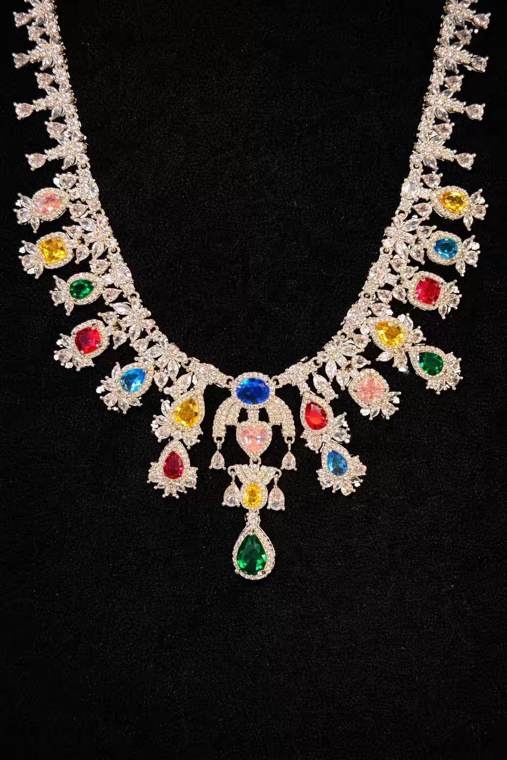 Queen Diamonds Necklace set in Rhodium Silver