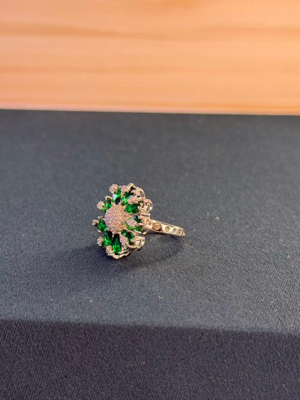 Emerald Green with White Flower Shape Silver Plated Ring Size Adjustable