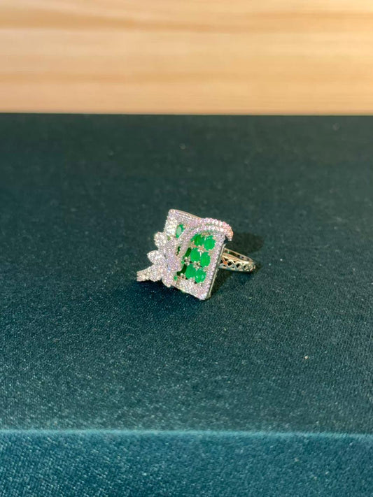 Emerald Green Stone Design Silver Plated Band Ring Size Adjustable
