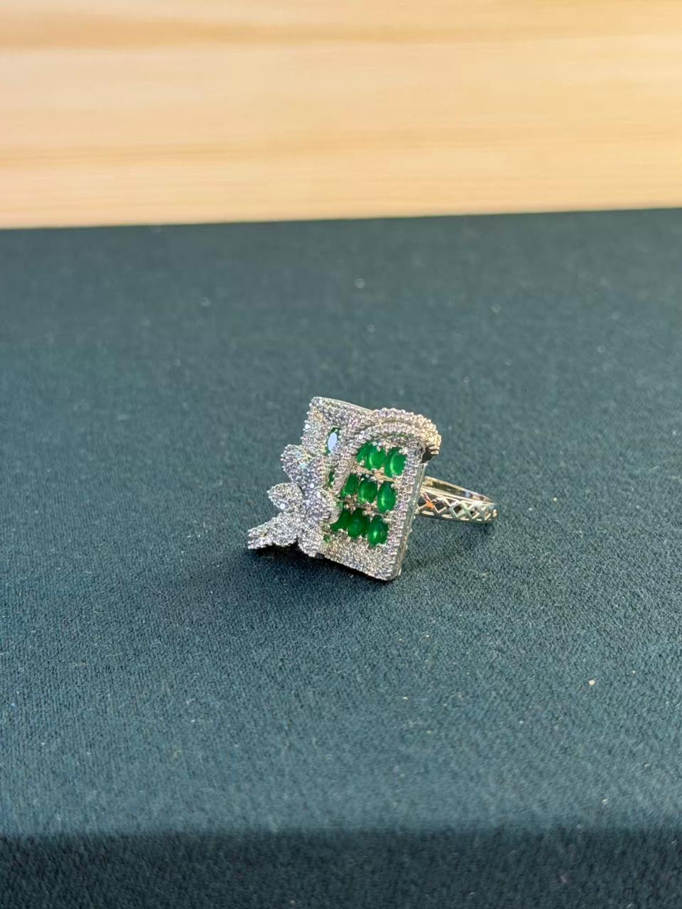 Emerald Green Stone Design Silver Plated Band Ring Size Adjustable