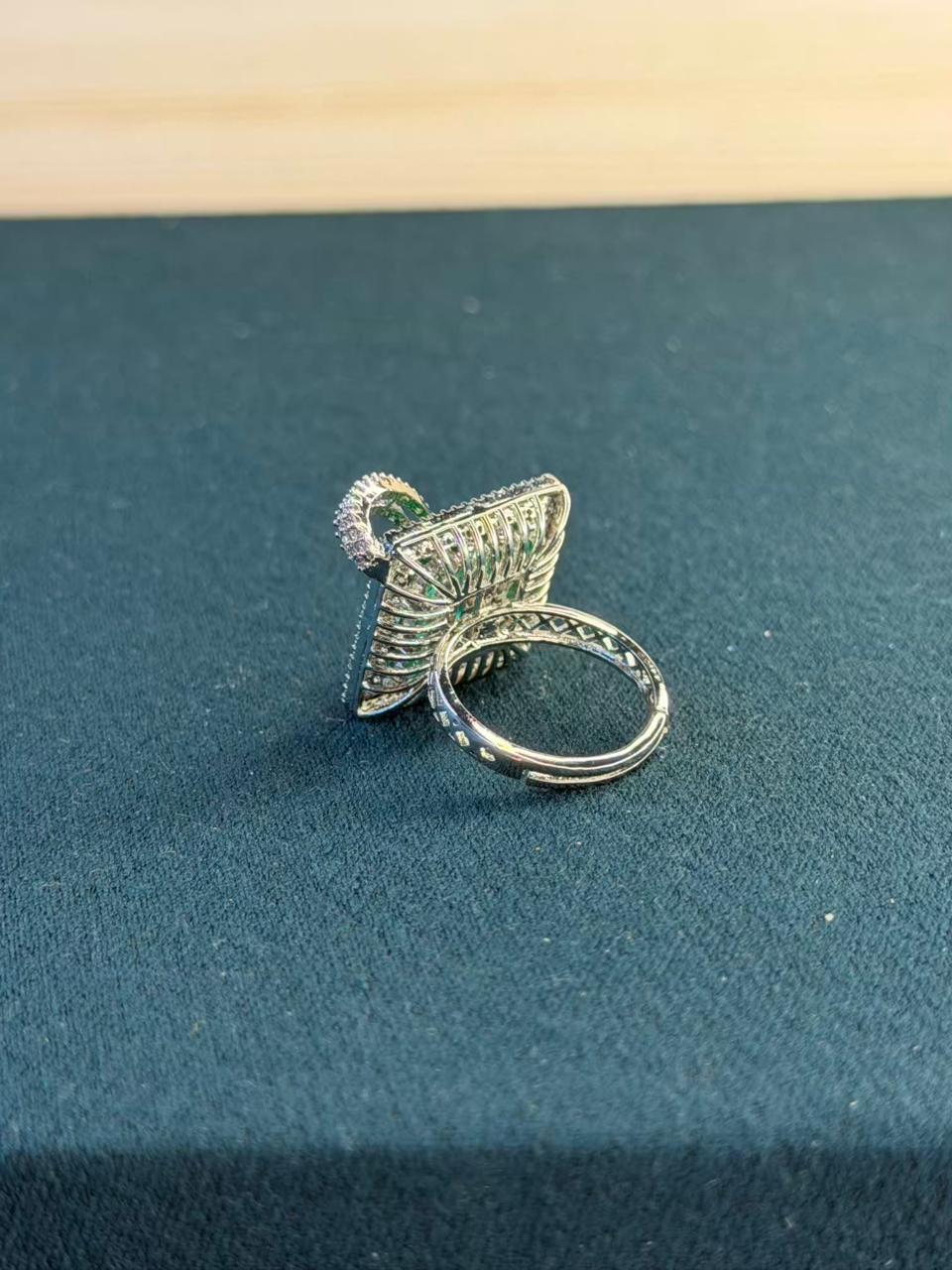 Emerald Green Stone Design Silver Plated Band Ring Size Adjustable