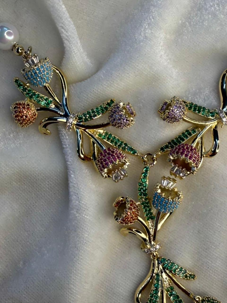 Pastel Multicoloured Floral Vine Pearl Design Gold-Plated Pearl Necklace Set