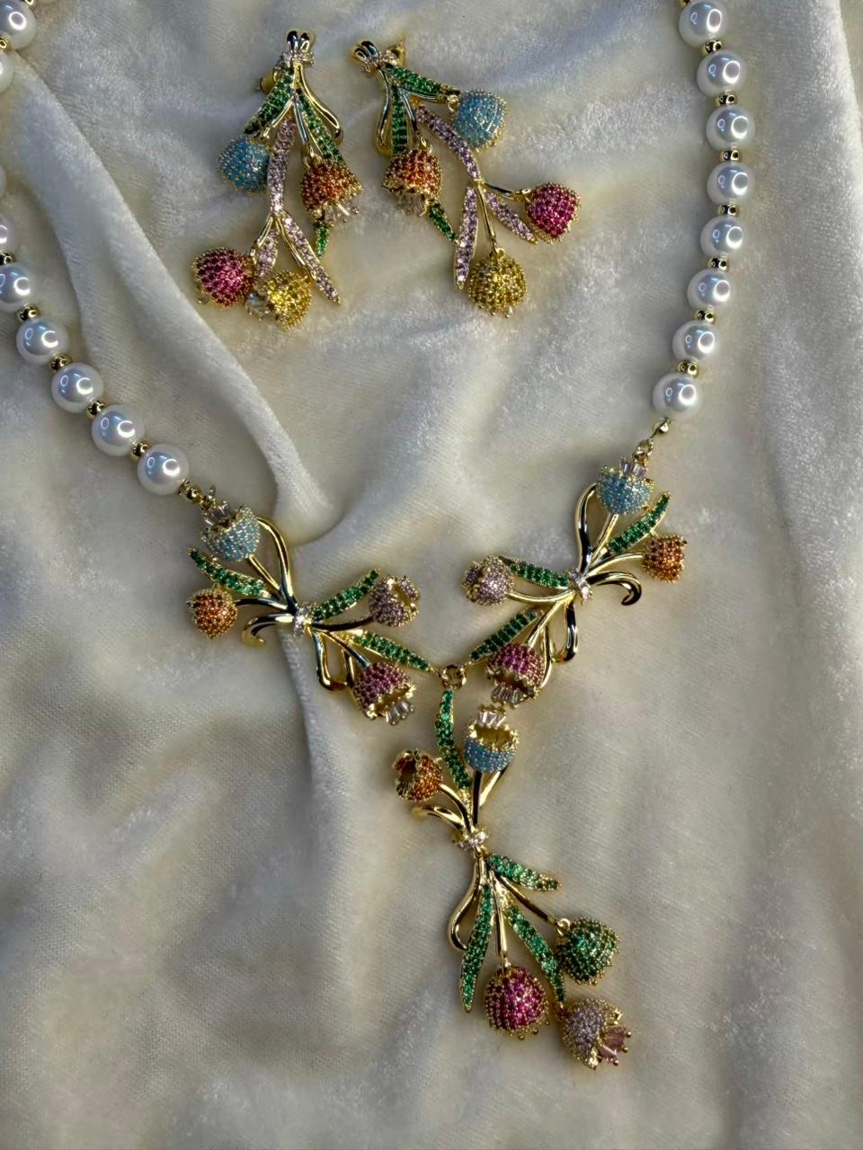 Pastel Multicoloured Floral Vine Pearl Design Gold-Plated Pearl Necklace Set