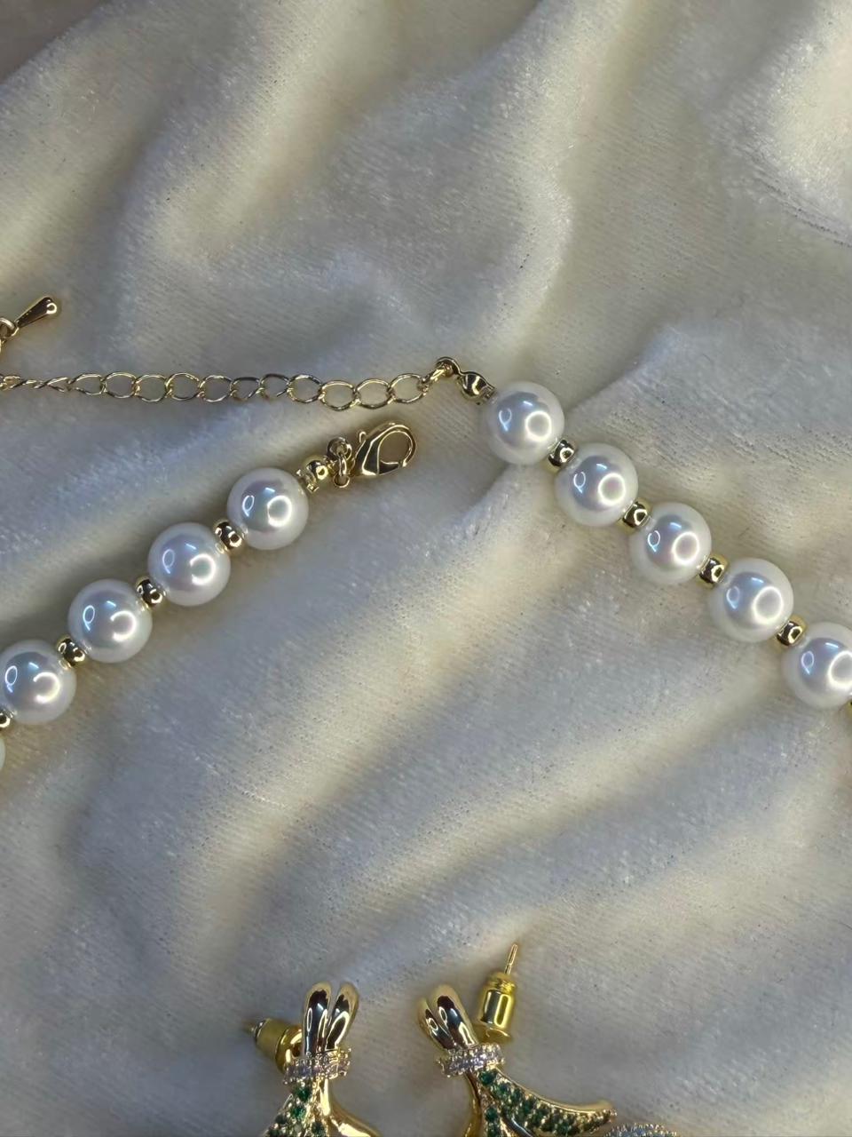 Pastel Multicoloured Floral Vine Pearl Design Gold-Plated Pearl Necklace Set