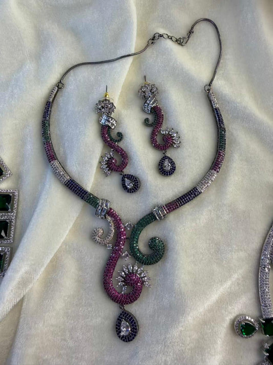 Dual-Tone Swirl Pattern Partywear Necklace Set in Multicolor