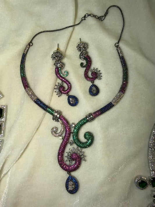 Dual-Tone Swirl Pattern Partywear Necklace Set in Multicolor
