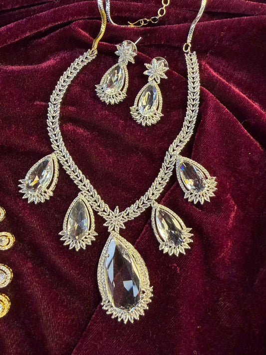 Teardrop Floral Design Gold-Plated Necklace Set with Clear Crystals