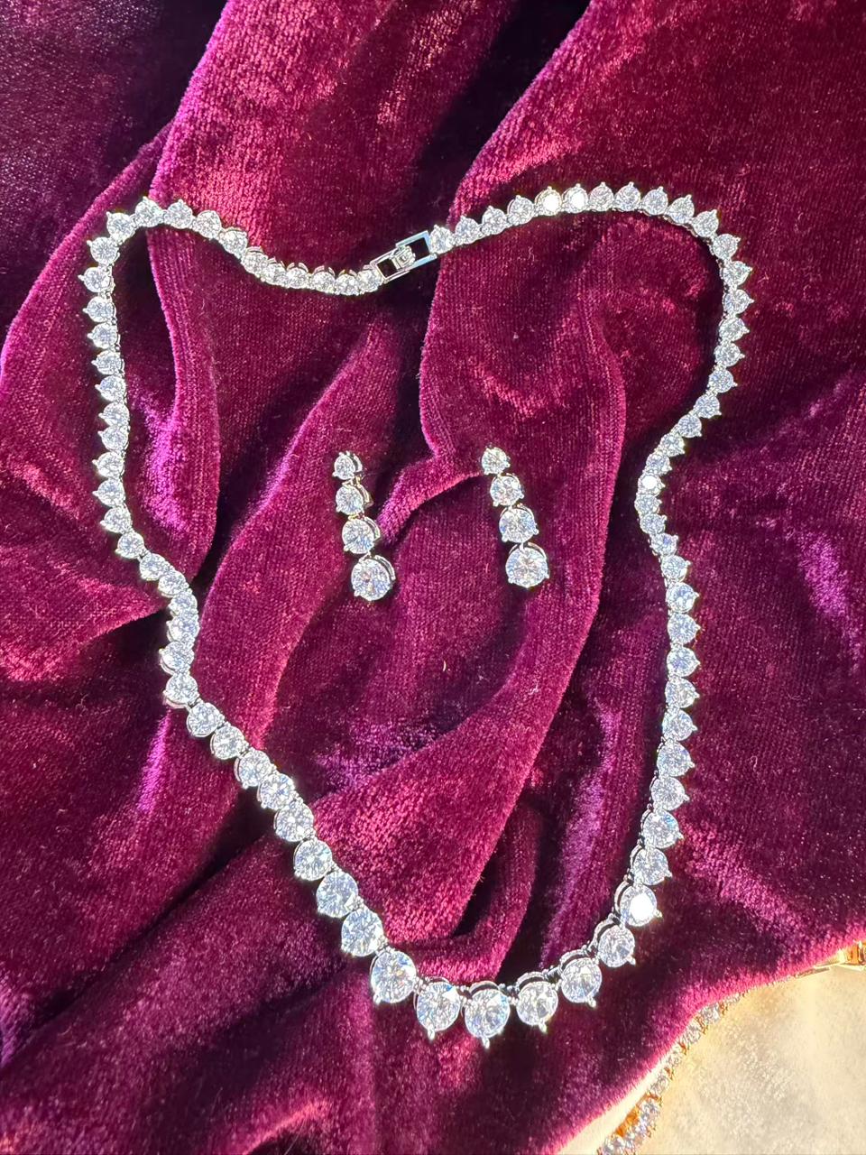 Halo-set Sparkling White Crystal Silver-Plated Necklace Set