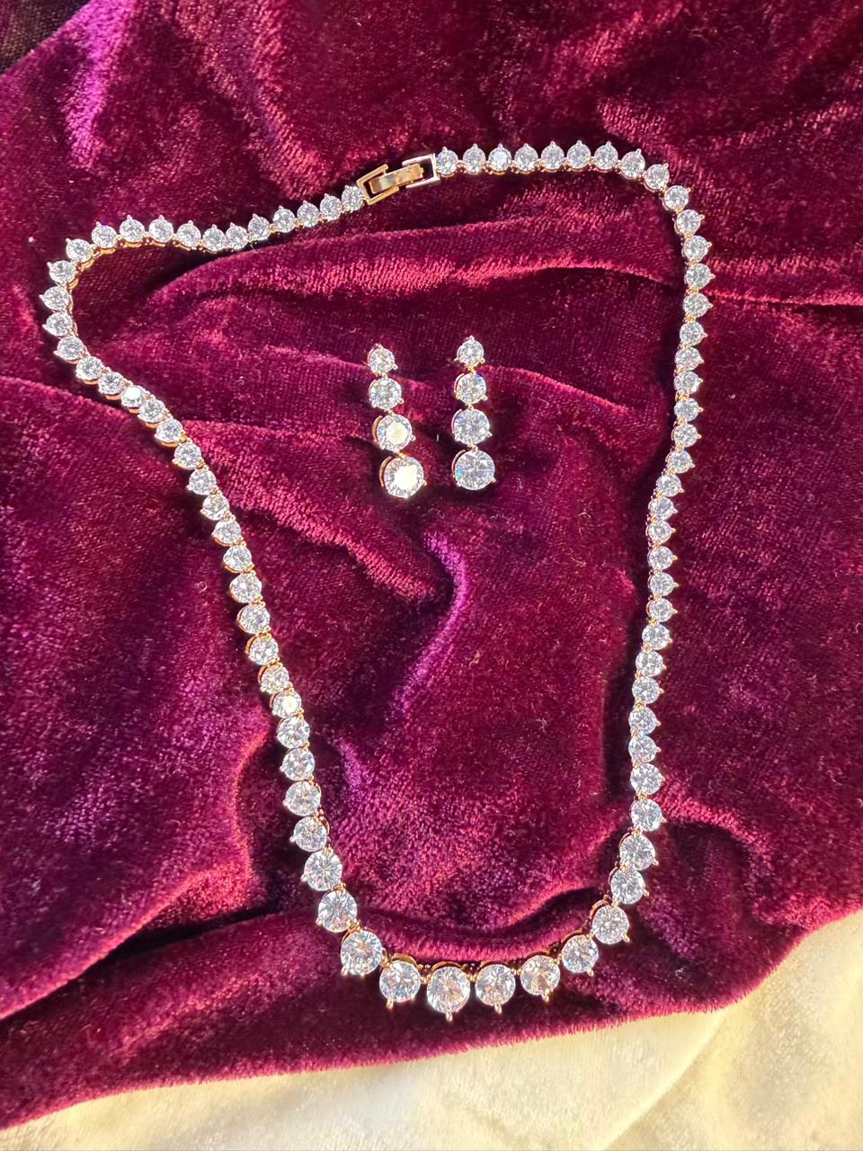 Halo-set Sparkling White Crystal Gold-Plated Necklace Set