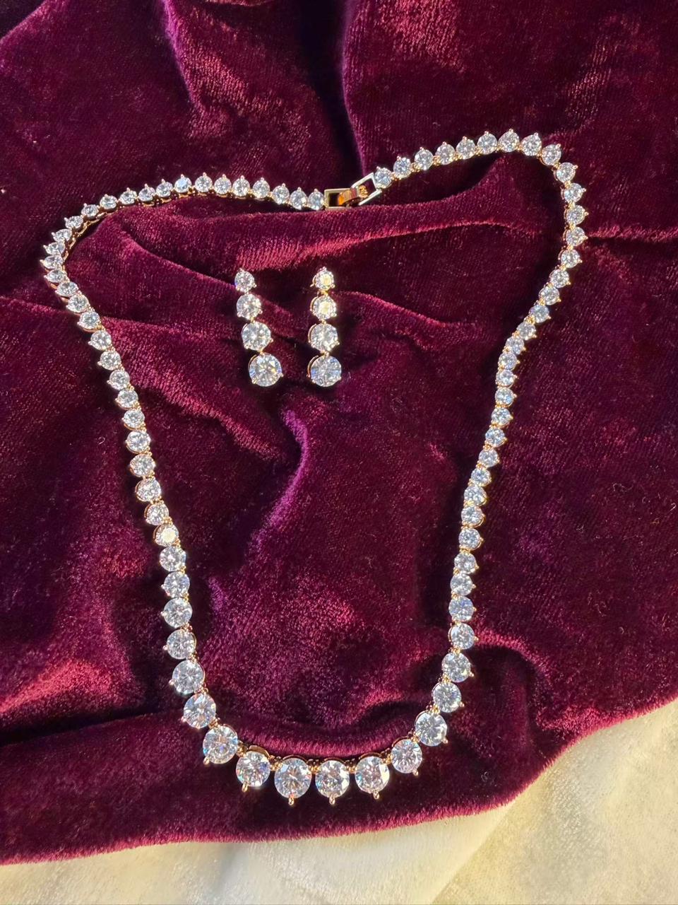 Halo-set Sparkling White Crystal Gold-Plated Necklace Set