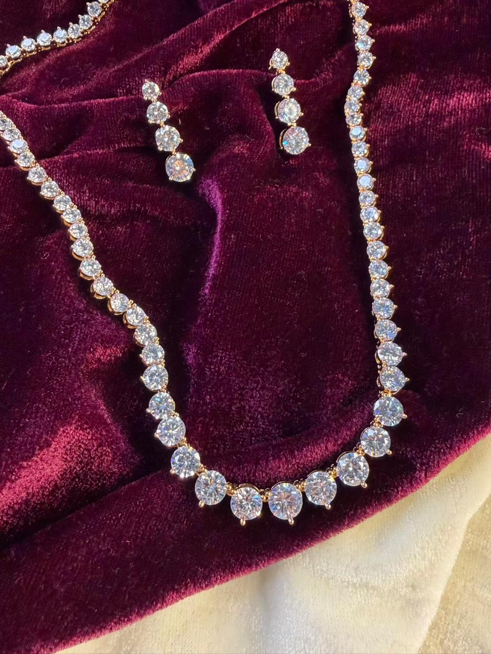 Halo-set Sparkling White Crystal Silver-Plated Necklace Set