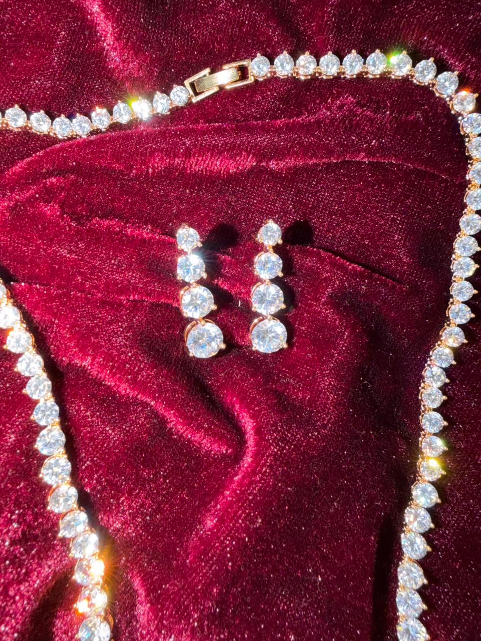 Halo-set Sparkling White Crystal Gold-Plated Necklace Set