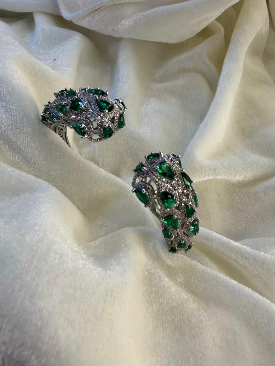 Jali Pattern Emerald Green Crystal Silver Plated Kada Size 2.8