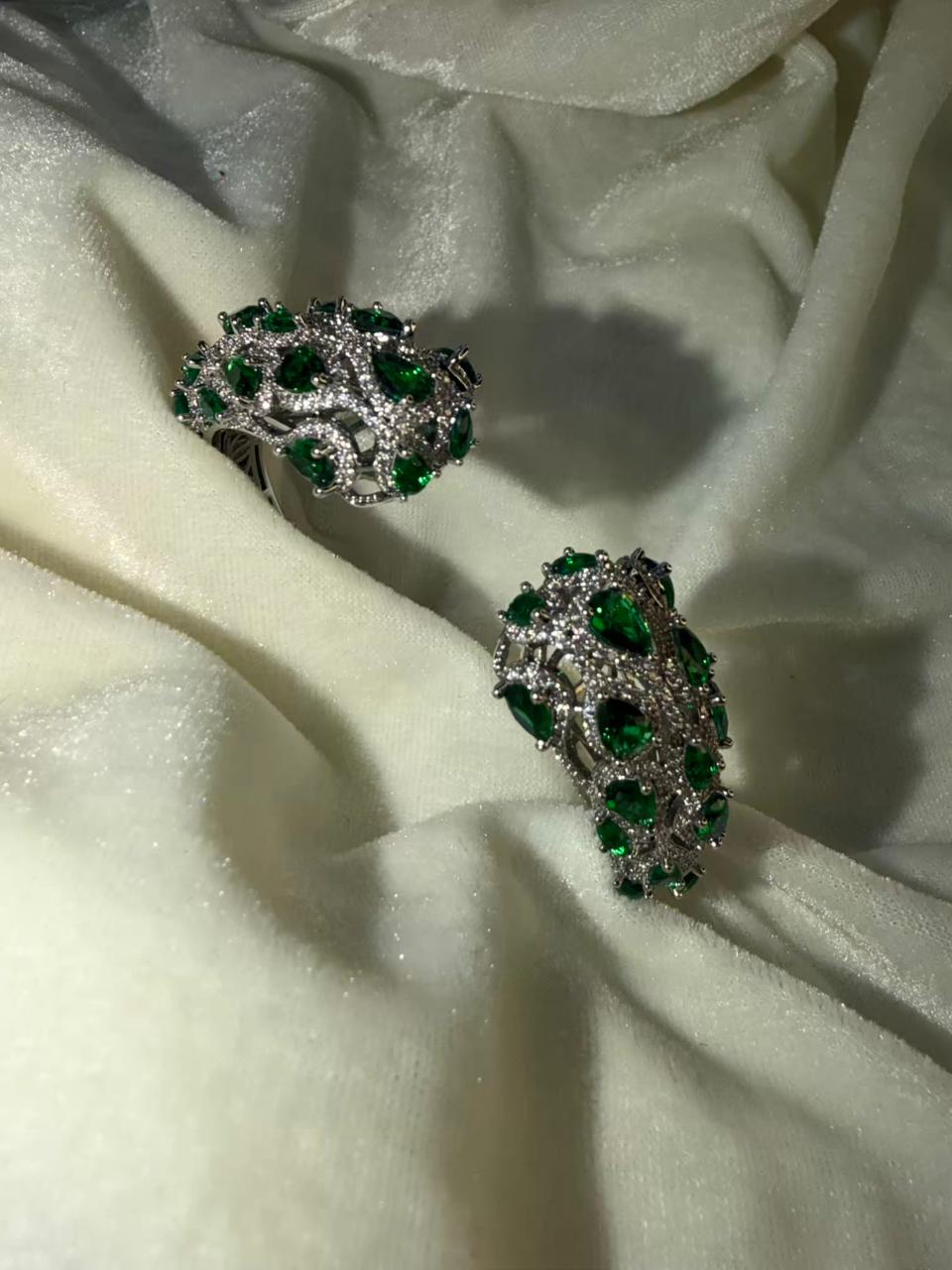 Jali Pattern Emerald Green Crystal Silver Plated Kada Size 2.8