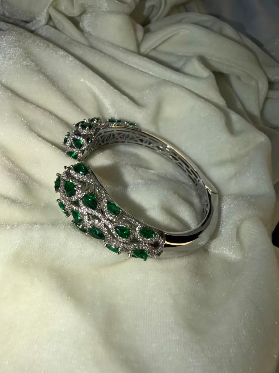 Jali Pattern Emerald Green Crystal Silver Plated Kada Size 2.8