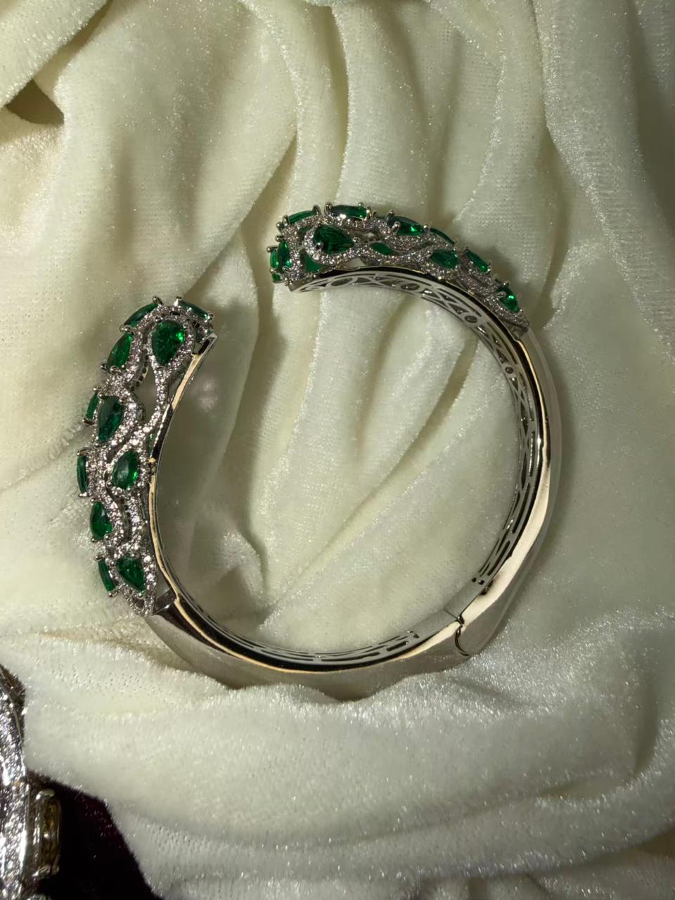 Jali Pattern Emerald Green Crystal Silver Plated Kada Size 2.8