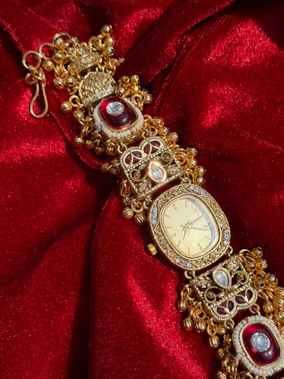 Oval Dial Kundan Ruby Gold Plated Heritage Maharani Watch ( Partial COD 200₹ )