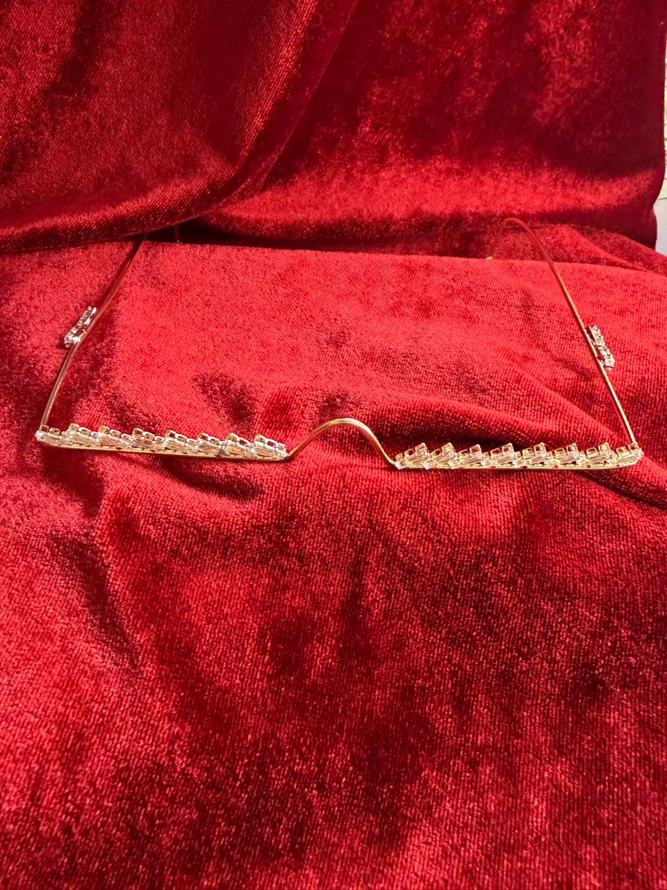 Viral Facelet – V Curve Crystal & Premium Gold Plated Finish Design (Partial COD ₹200)