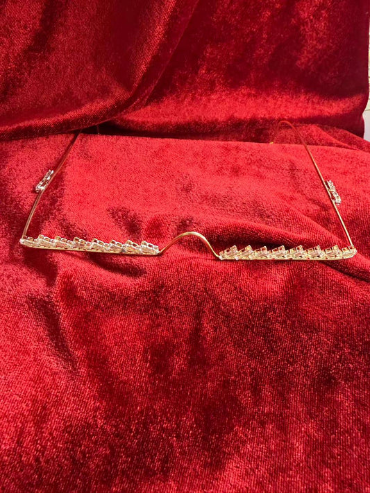 Viral Facelet – V Curve Crystal & Premium Gold Plated Finish Design (Partial COD ₹200)