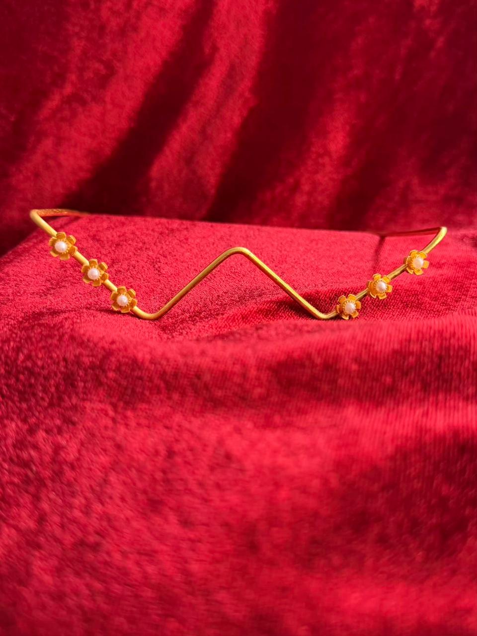 Viral Facelet – Zigzag Floral Pearl Gold Plated Finish Design (Partial COD 200₹ / Prepaid )