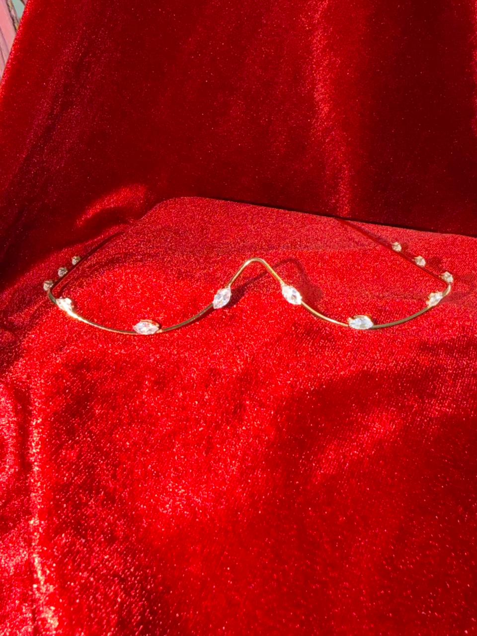 Viral Facelet – Wave Curve Crystal Drop Gold Plated Finish Design (Partial COD ₹200)