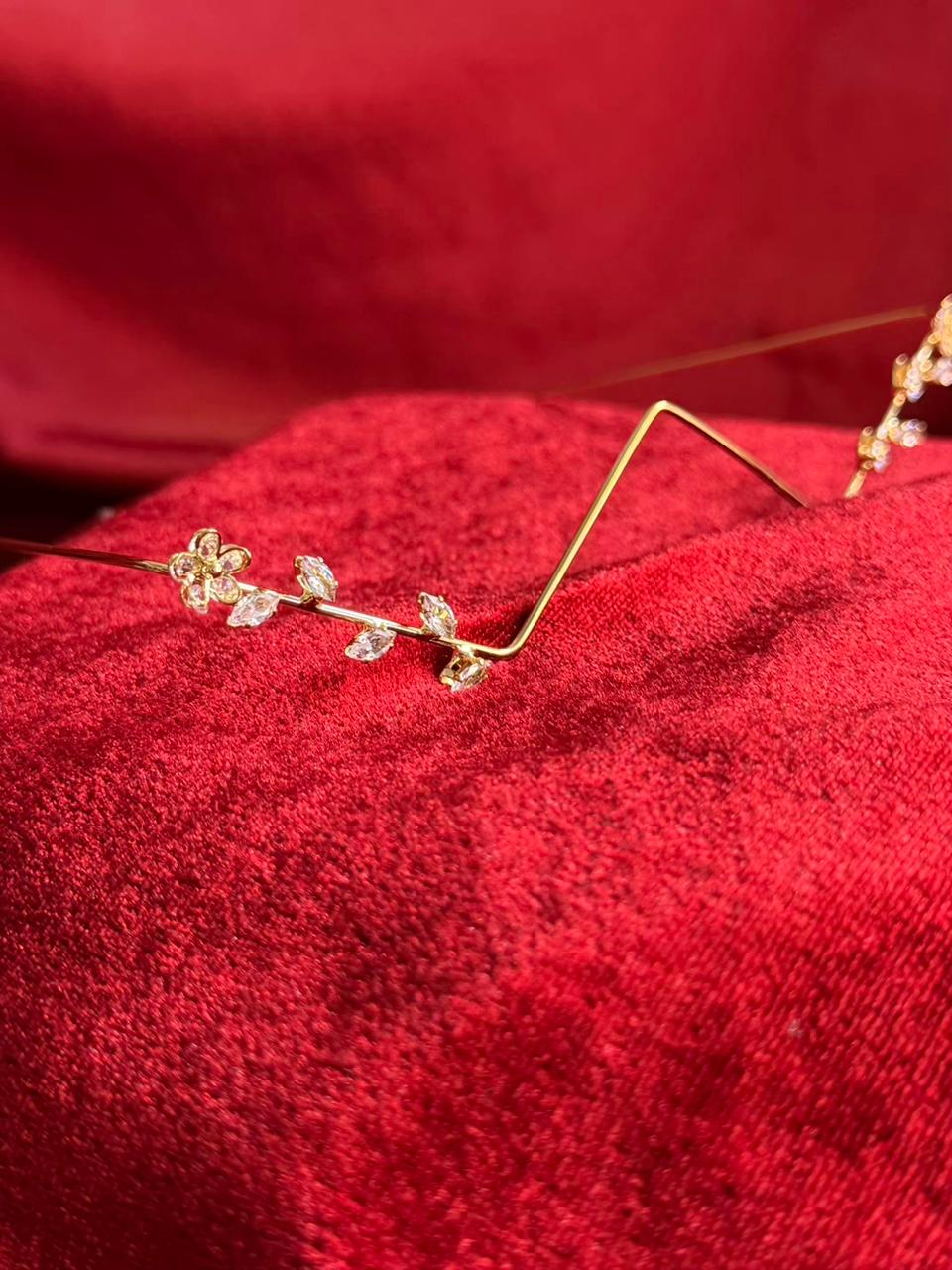 Viral Facelet – Floral Vine Crystal Peak Design ( Gold Plated )