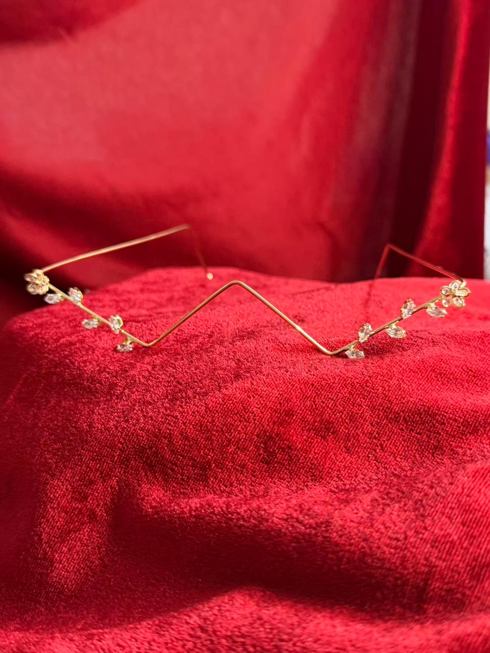 Viral Facelet – Floral Vine Crystal Peak Design ( Gold Plated )