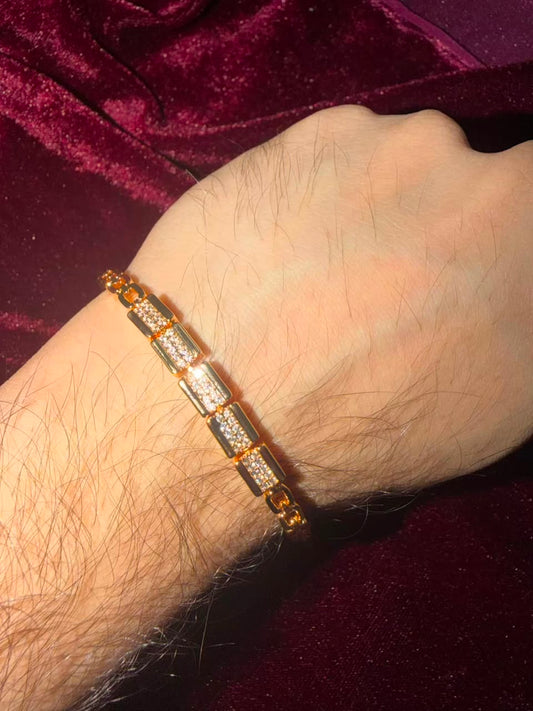 Signature Royal Plate Men's Rakhi Bracelet