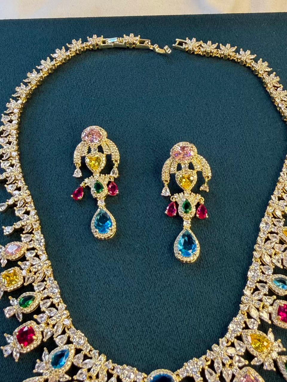 Queen Diamonds Necklace set in Rhodium Gold