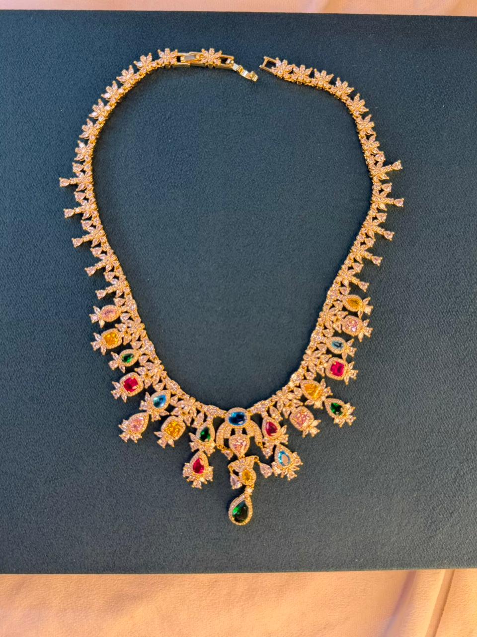 Queen Diamonds Necklace set in Rhodium Gold