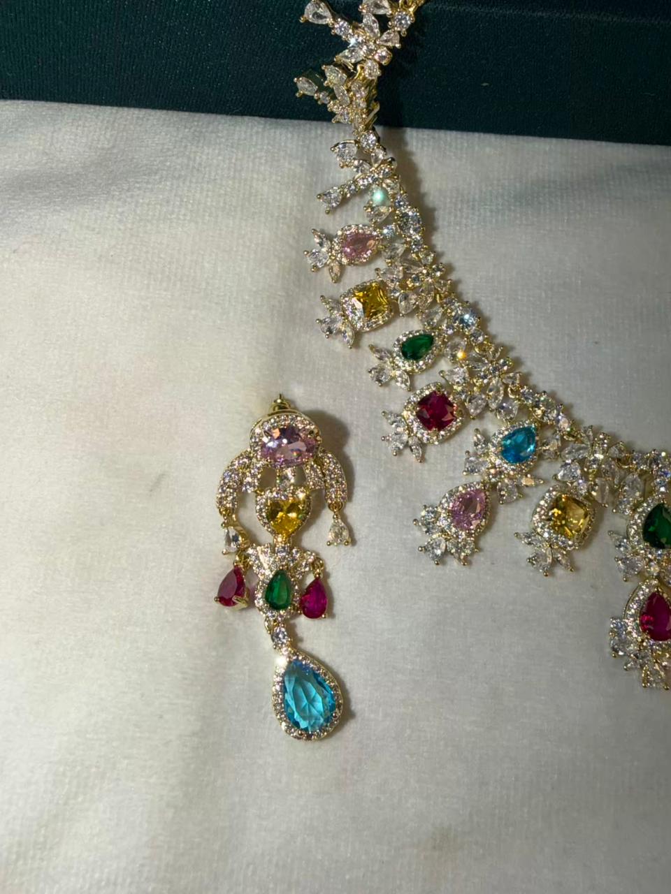 Queen Diamonds Necklace set in Rhodium Gold