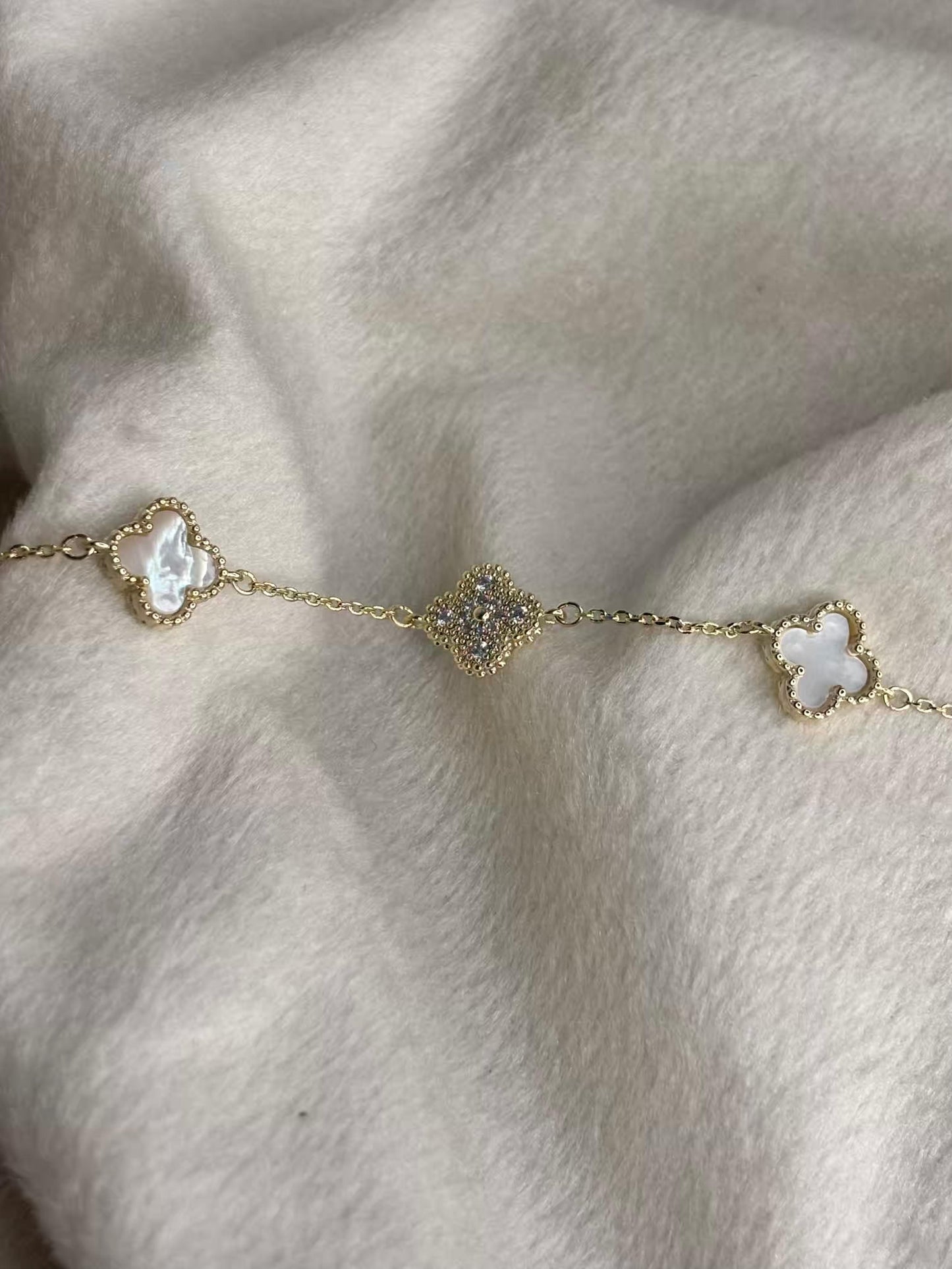 Twin Clovers 18K Gold Plated Premium Chain Bracelet