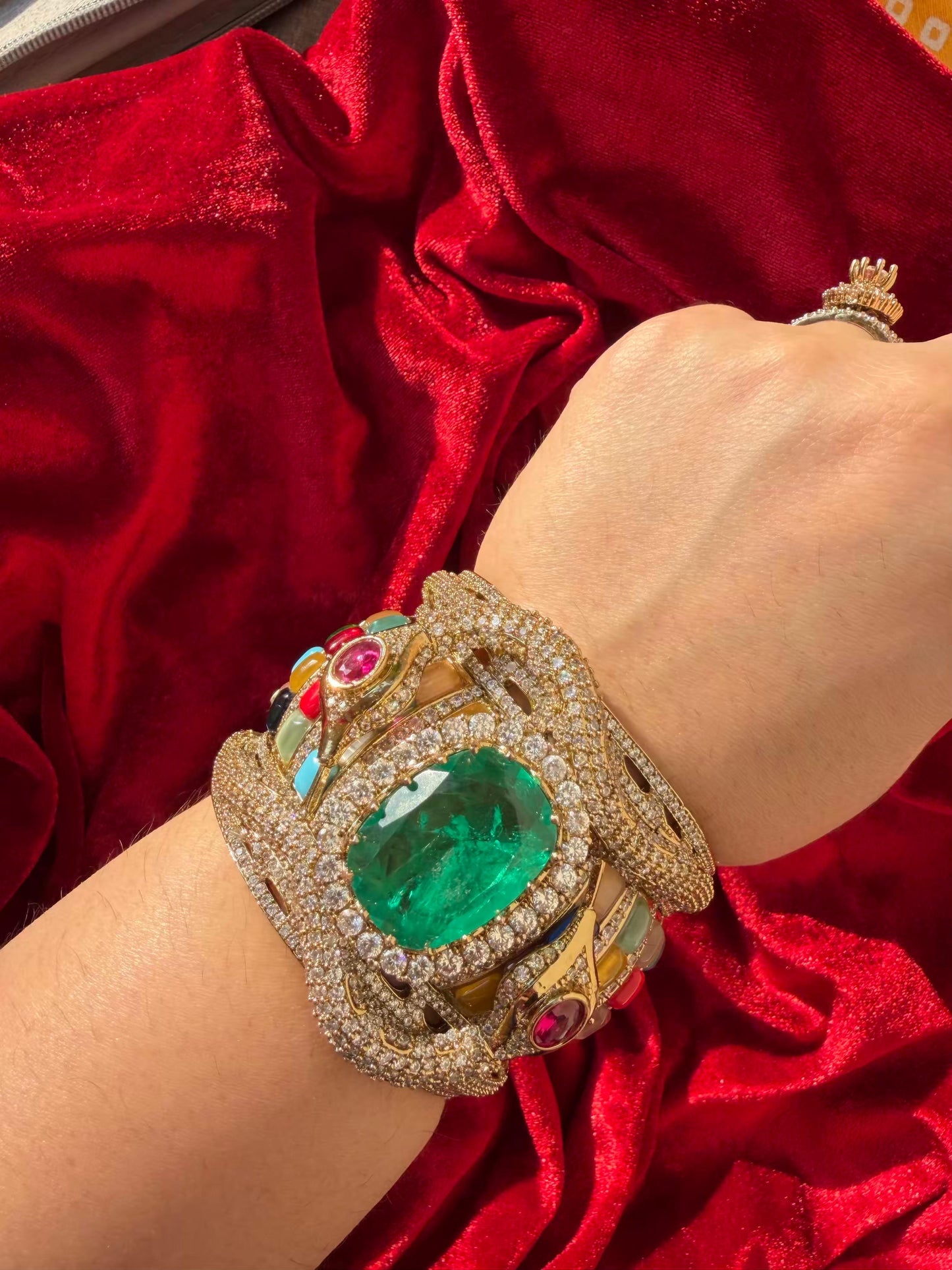Navratna Pushtaini Emerald Kada Antique Gold