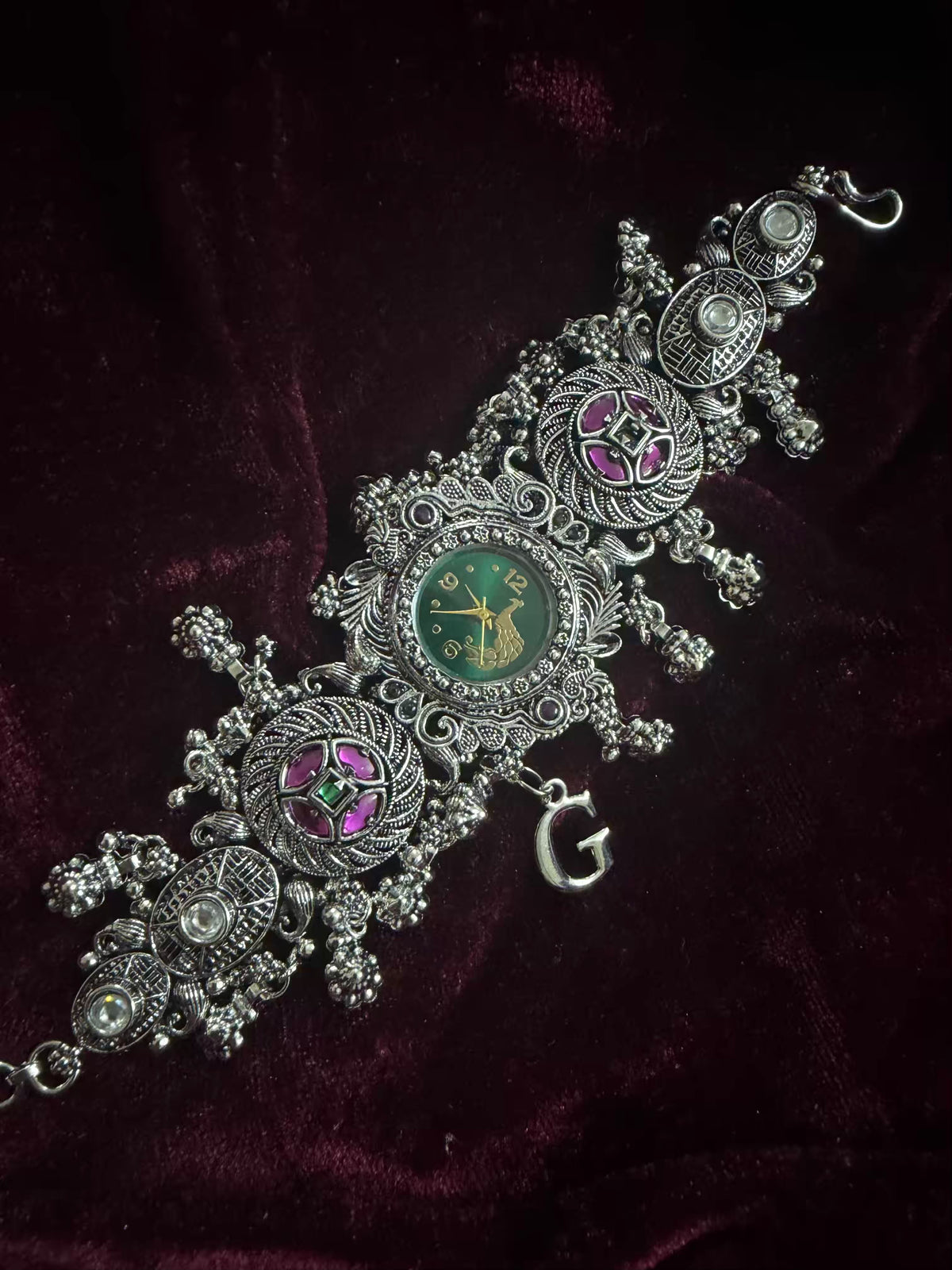 Viral Navratri Emerald Inspired Silver-Tone Navratri Oxidised Heritage Watch