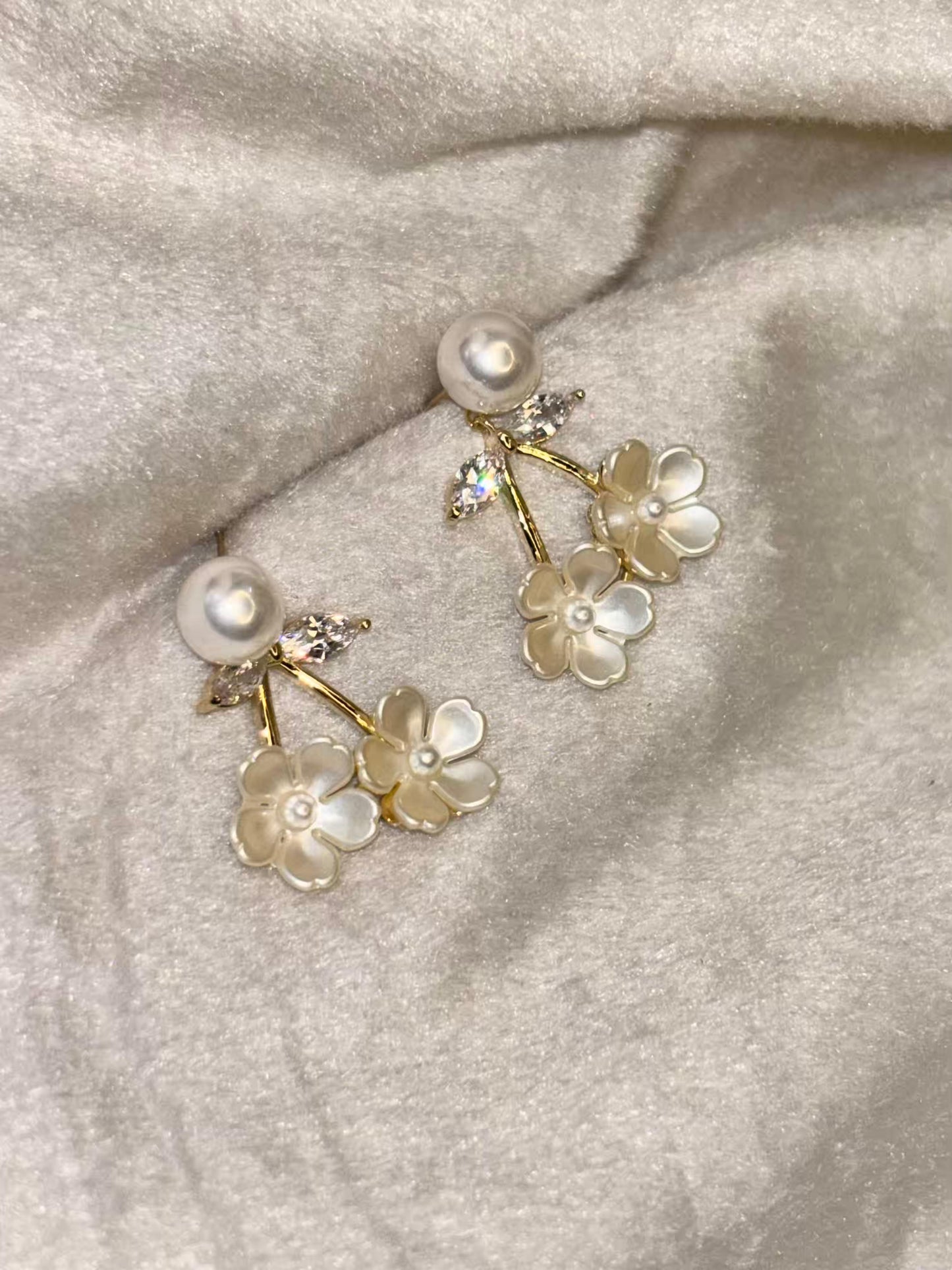 Pearly Showers Earrings 18K Gold Plated Premium Earrings