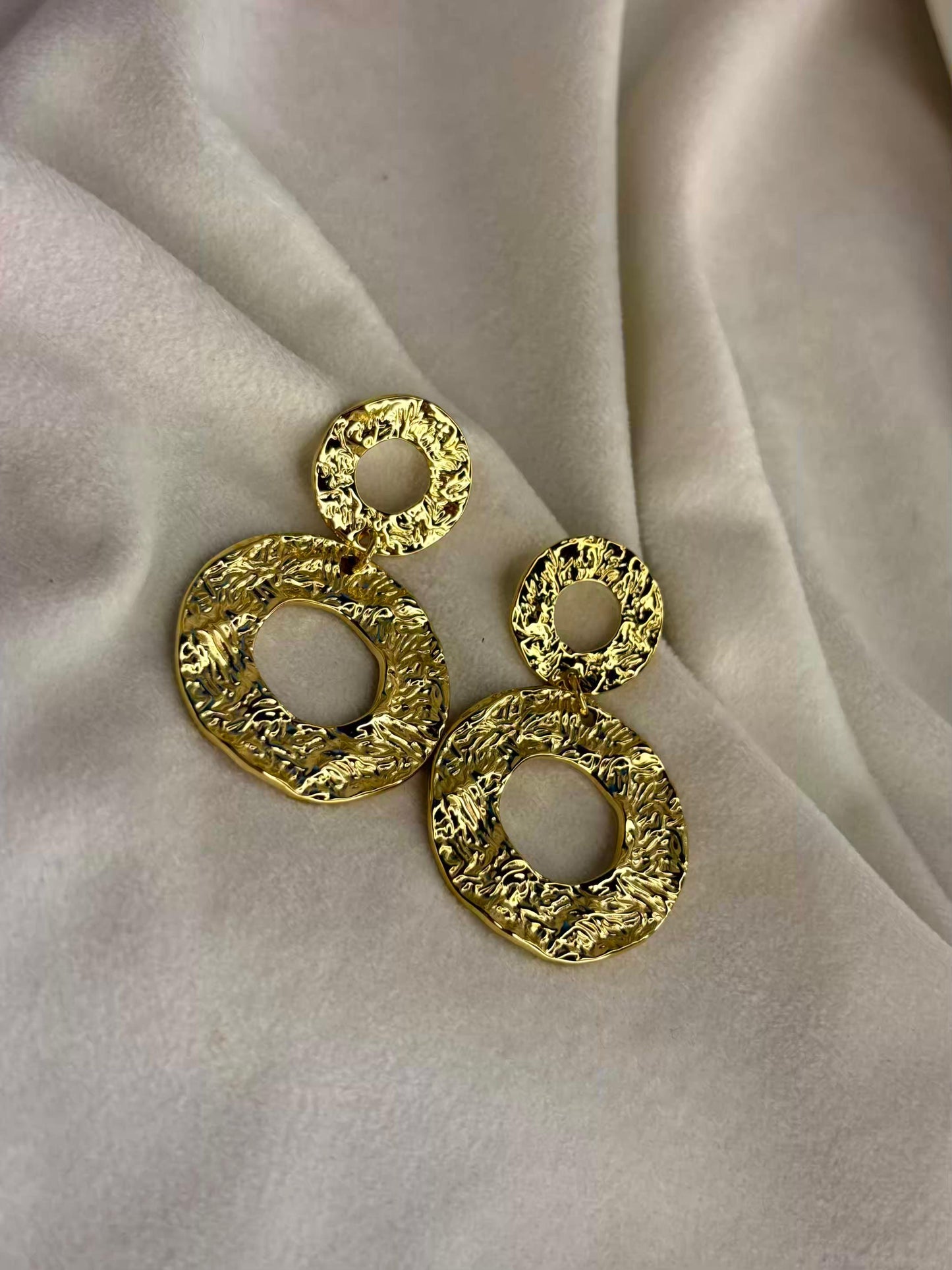Round Premium  Ear Studs 18K Gold Plated Premium Earrings
