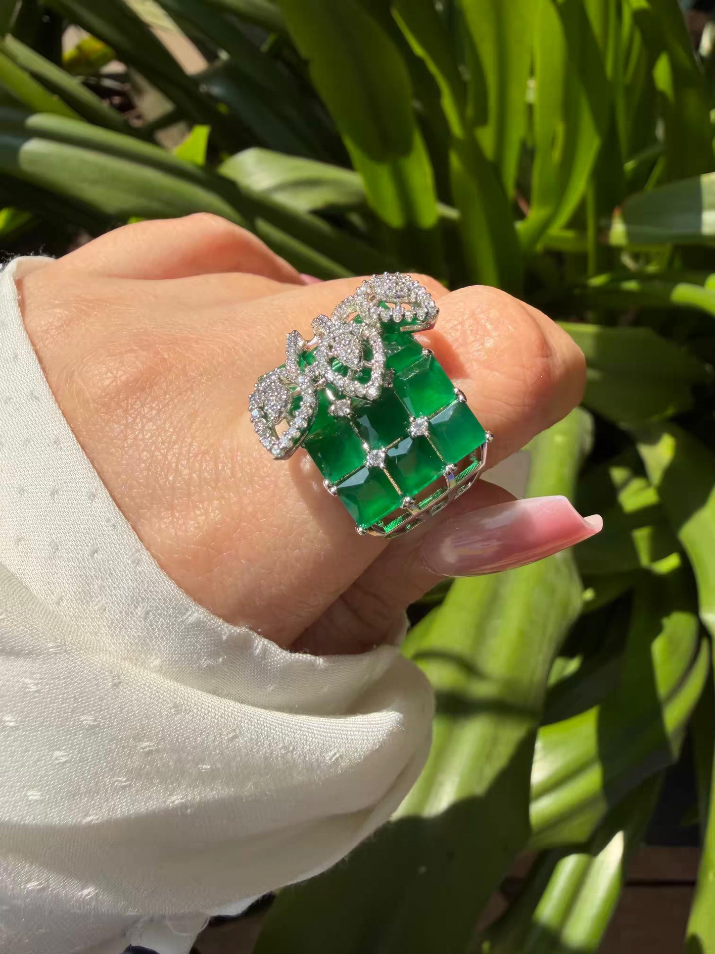 Green Majesty Cocktail Silver Plated Ring