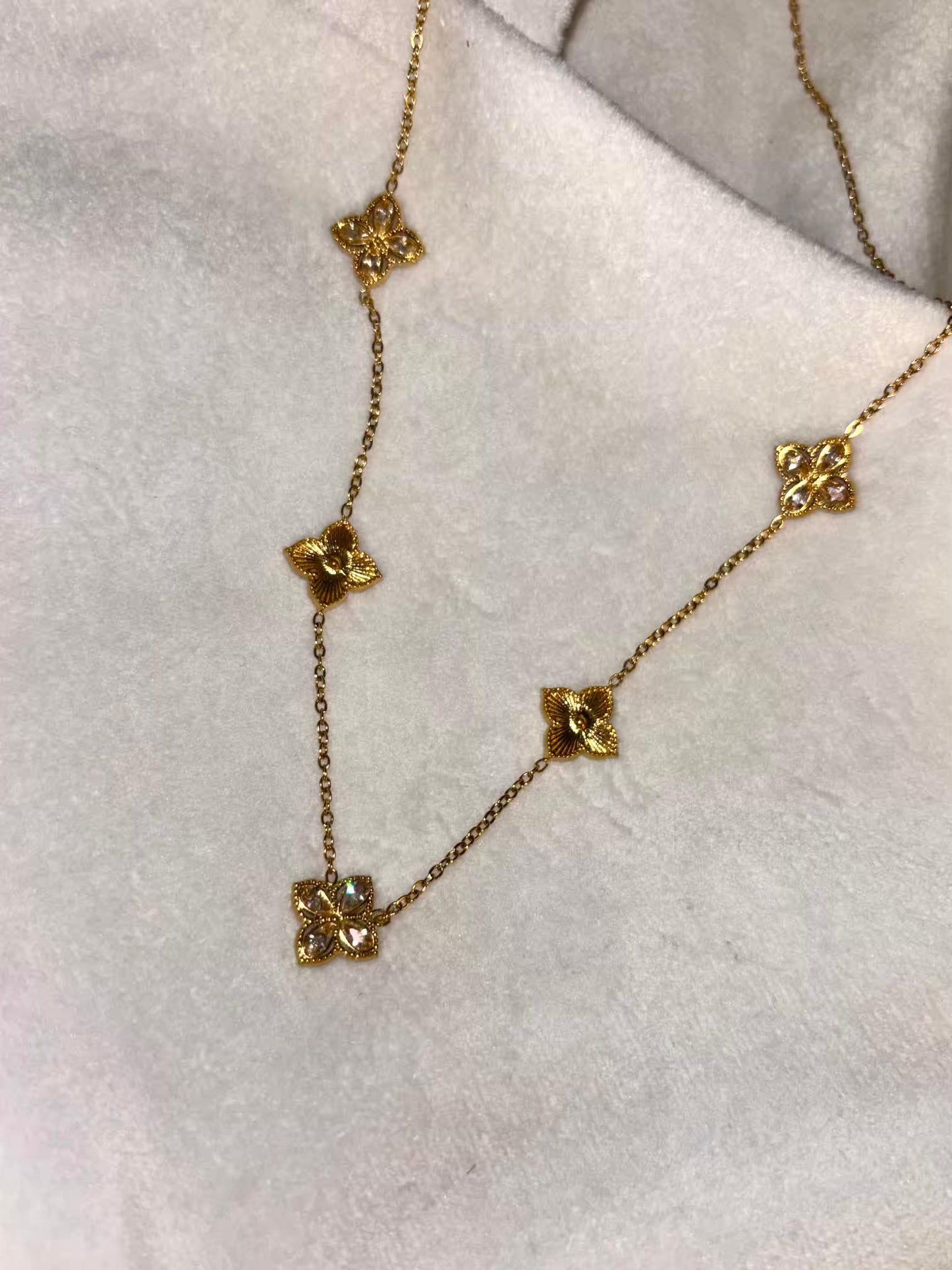 Golden Clovers Necklace 18K Gold Plated Premium Necklace
