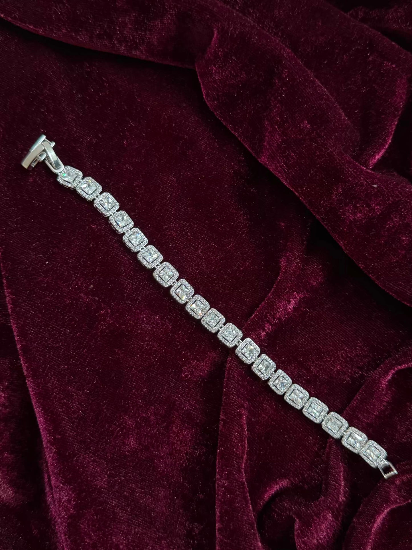 Luxe Diamond-Cut Men's Rakhi Bracelet