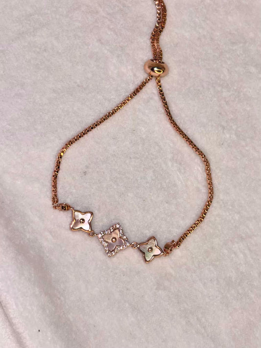 White Clovers Rose Gold Premium Adjustable Chain Bracelet