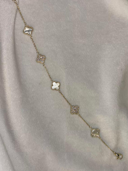 Twin Clovers 18K Gold Plated Premium Chain Bracelet