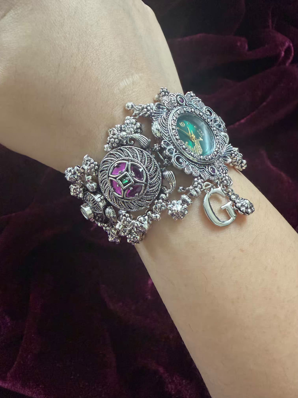 Viral Navratri Emerald Inspired Silver-Tone Navratri Oxidised Heritage Watch
