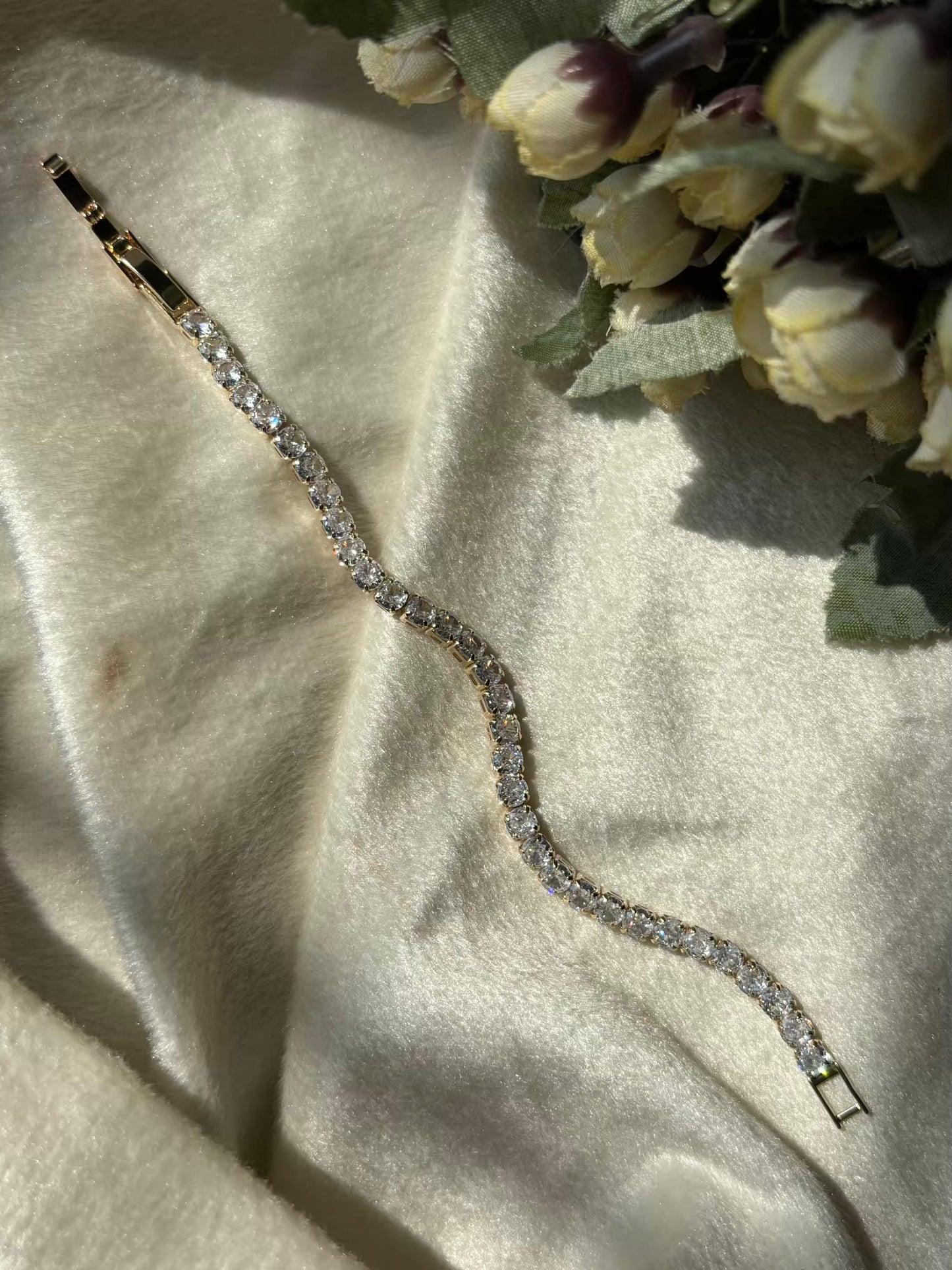 Medium Size Sparkle Premium 18K Gold Plated Tennis Bracelet