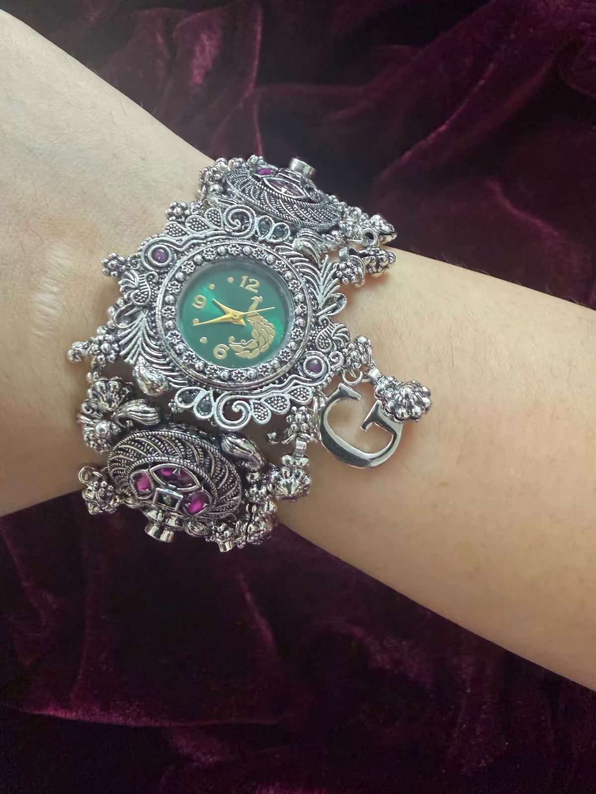 Viral Navratri Emerald Inspired Silver-Tone Navratri Oxidised Heritage Watch