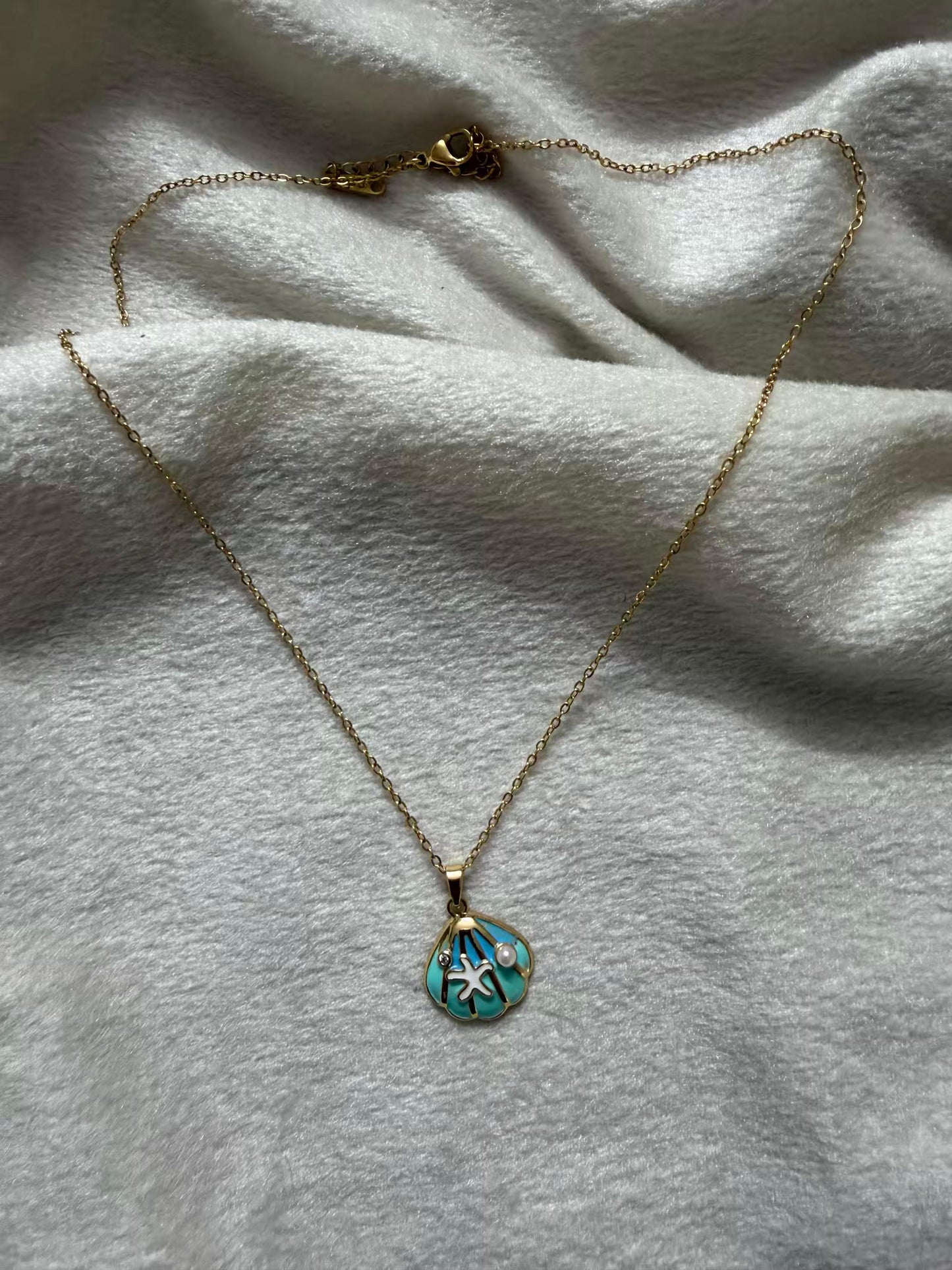 Turquoise Shell & Starfish Pearl Charm Chain Necklace Gold Plated Premium Necklace