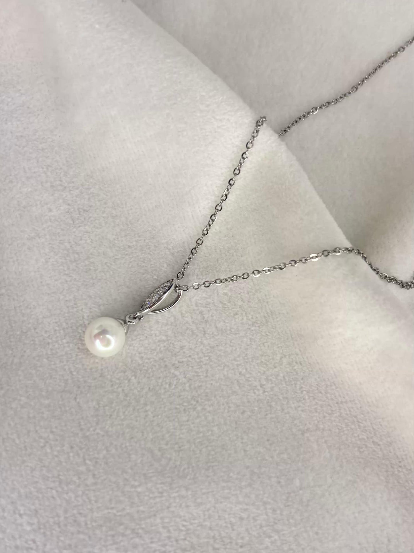 Twisted Pearl Necklace Silver Plated Premium Necklace