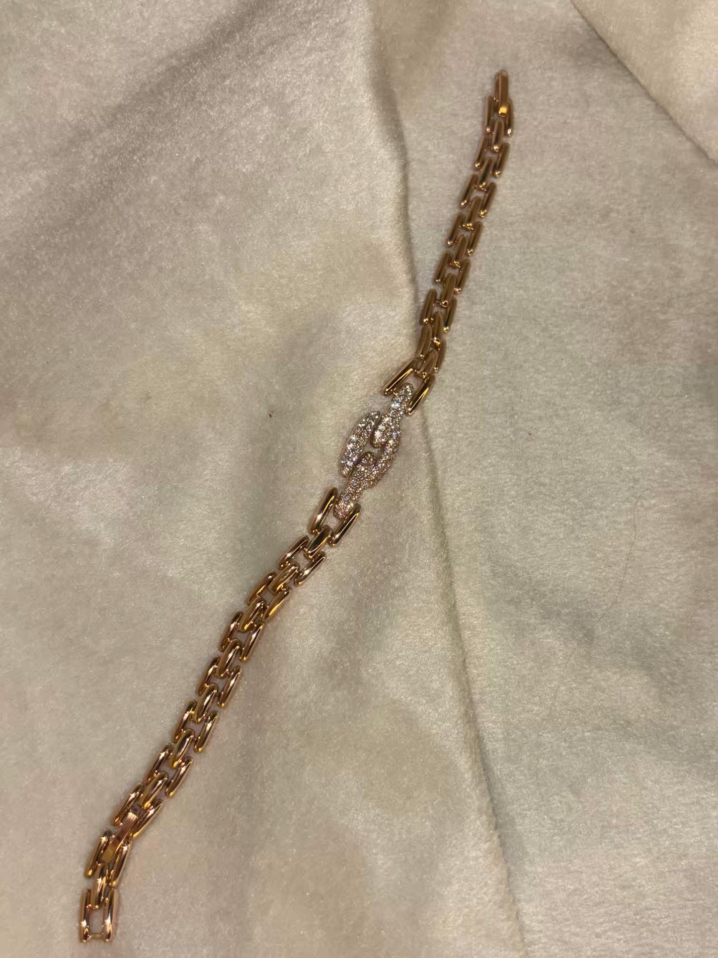 Link Bracelet Designer Premium 18k Gold Bracelet for Men and Women ( Unisex )